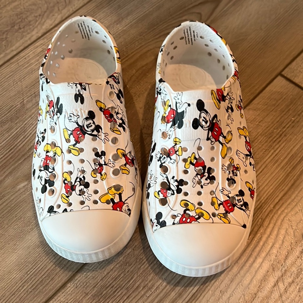 Native Mickey Mouse